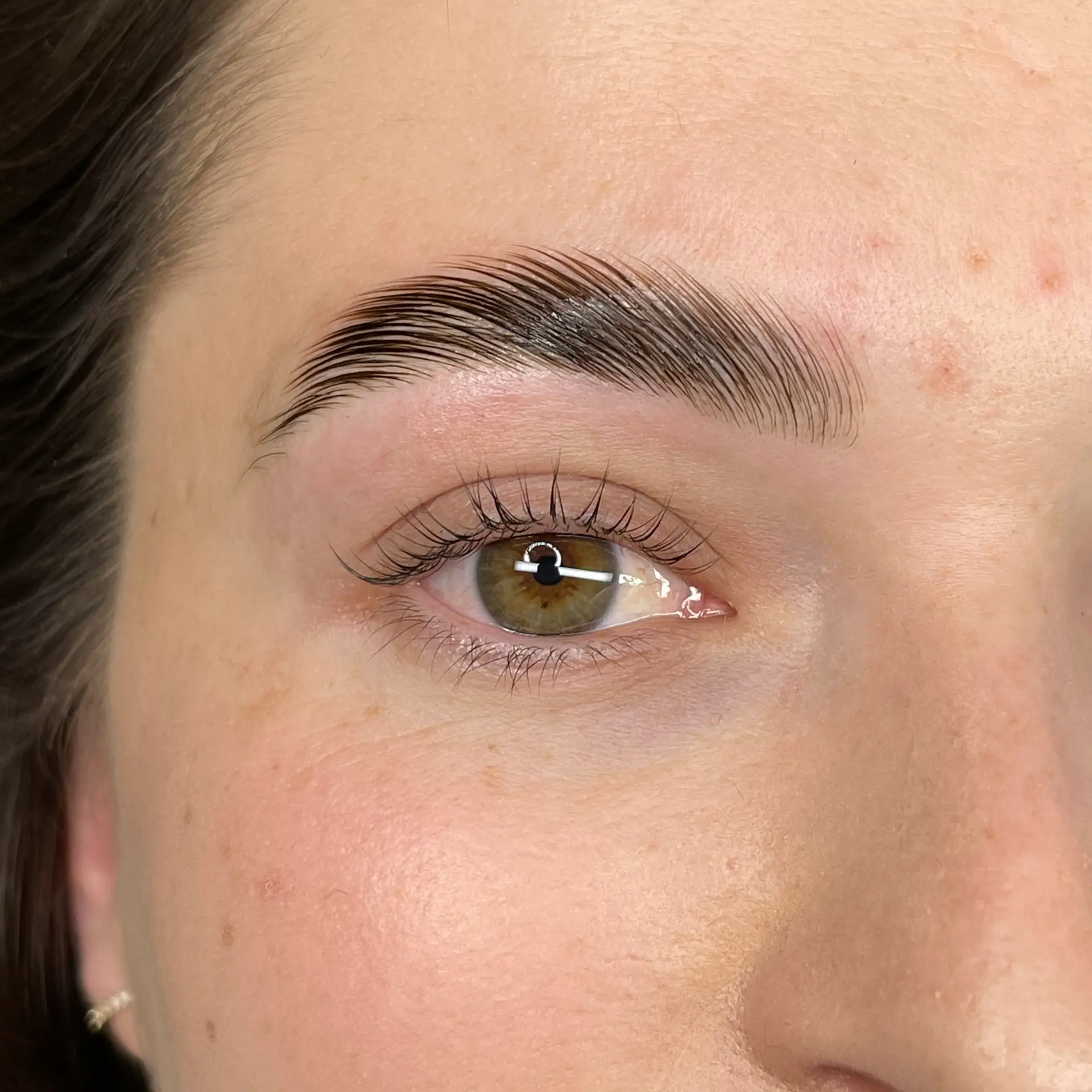 Brow Lifting Frankfurt bei Linh Studio

